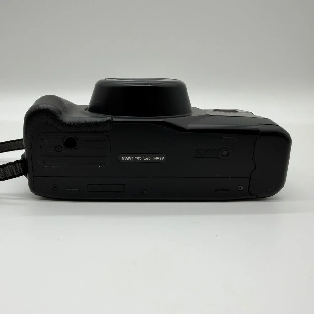 Pentax IQZoom 900 35mm Film Camera 38-90mm Zoom Lens Case Manual Strap